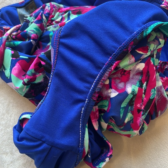 Catalina Pink Blue Purple Floral Twist One-Piece Swimsuit Size S - Picture 14 of 14